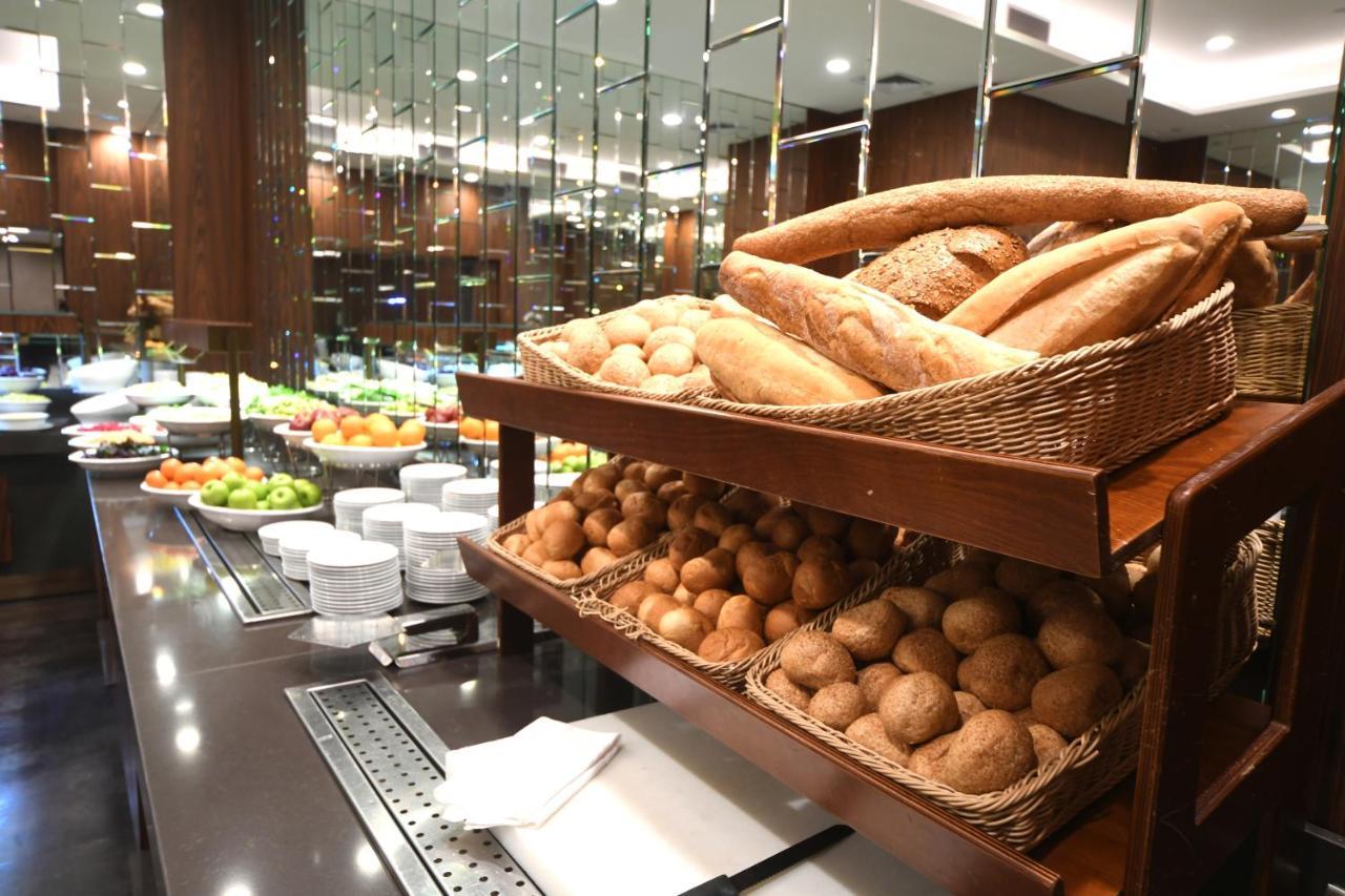 Mercure Istanbul West Hotel & Convention Center Экстерьер фото