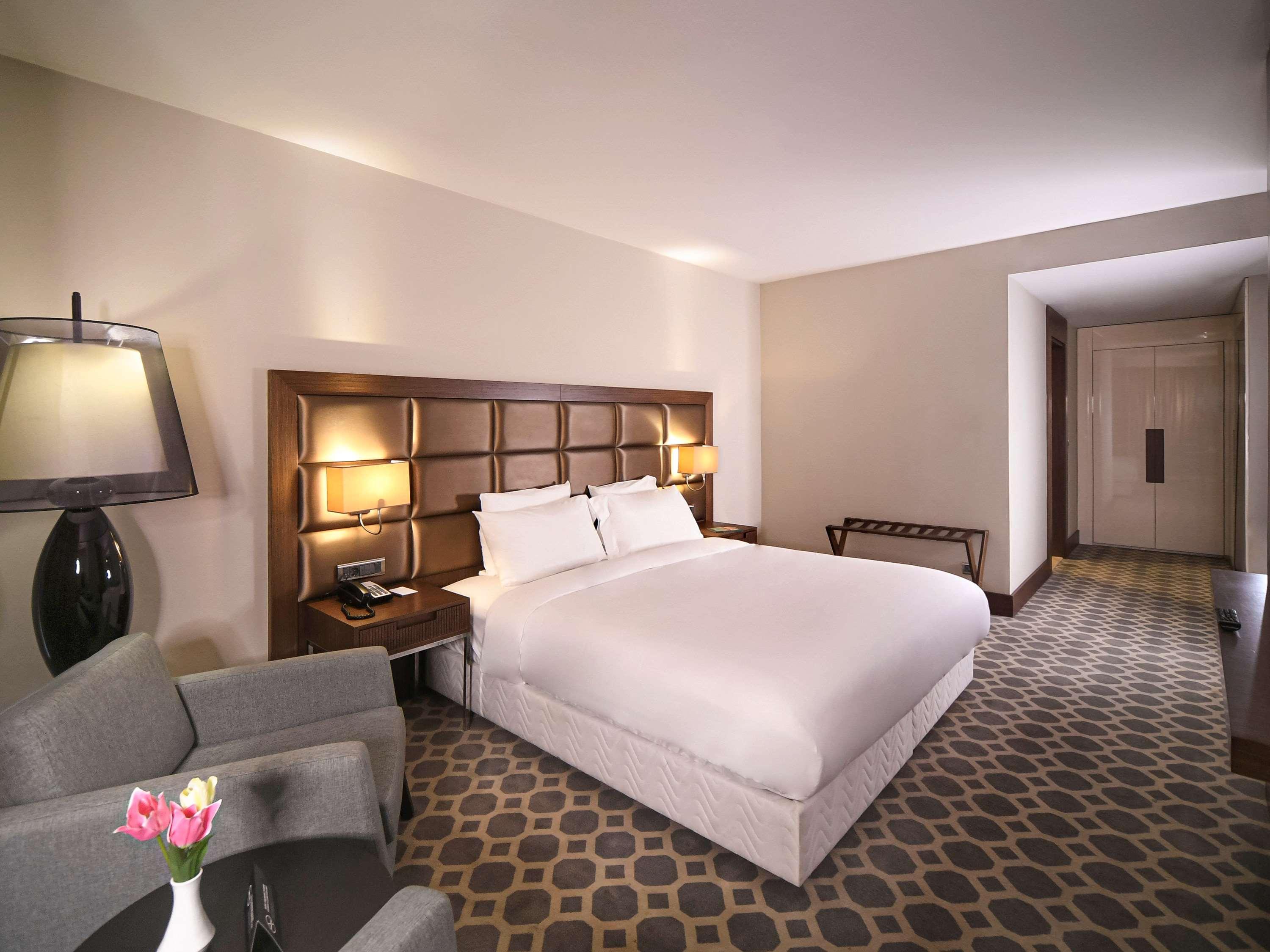 Mercure Istanbul West Hotel & Convention Center Экстерьер фото