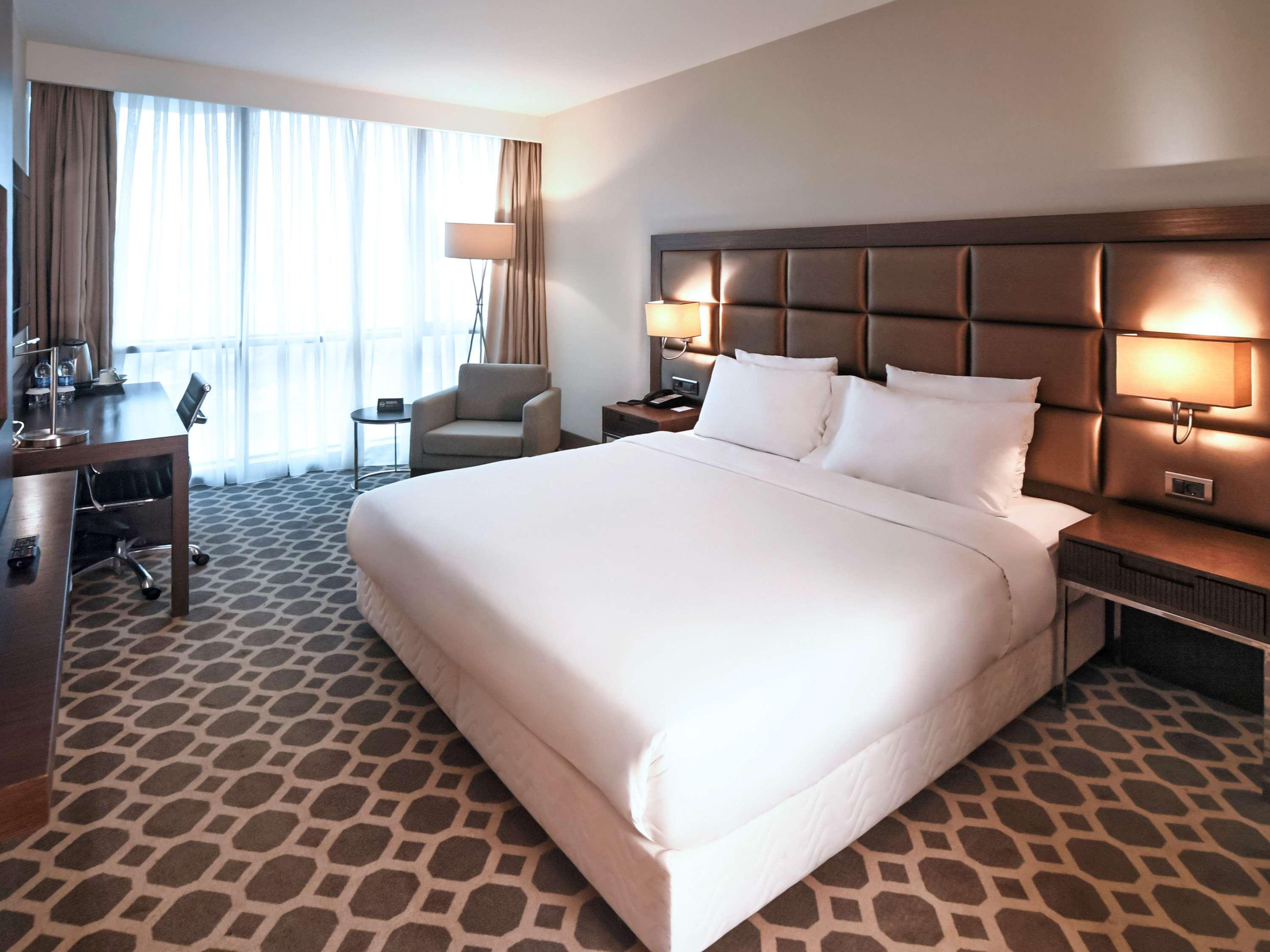 Mercure Istanbul West Hotel & Convention Center Экстерьер фото