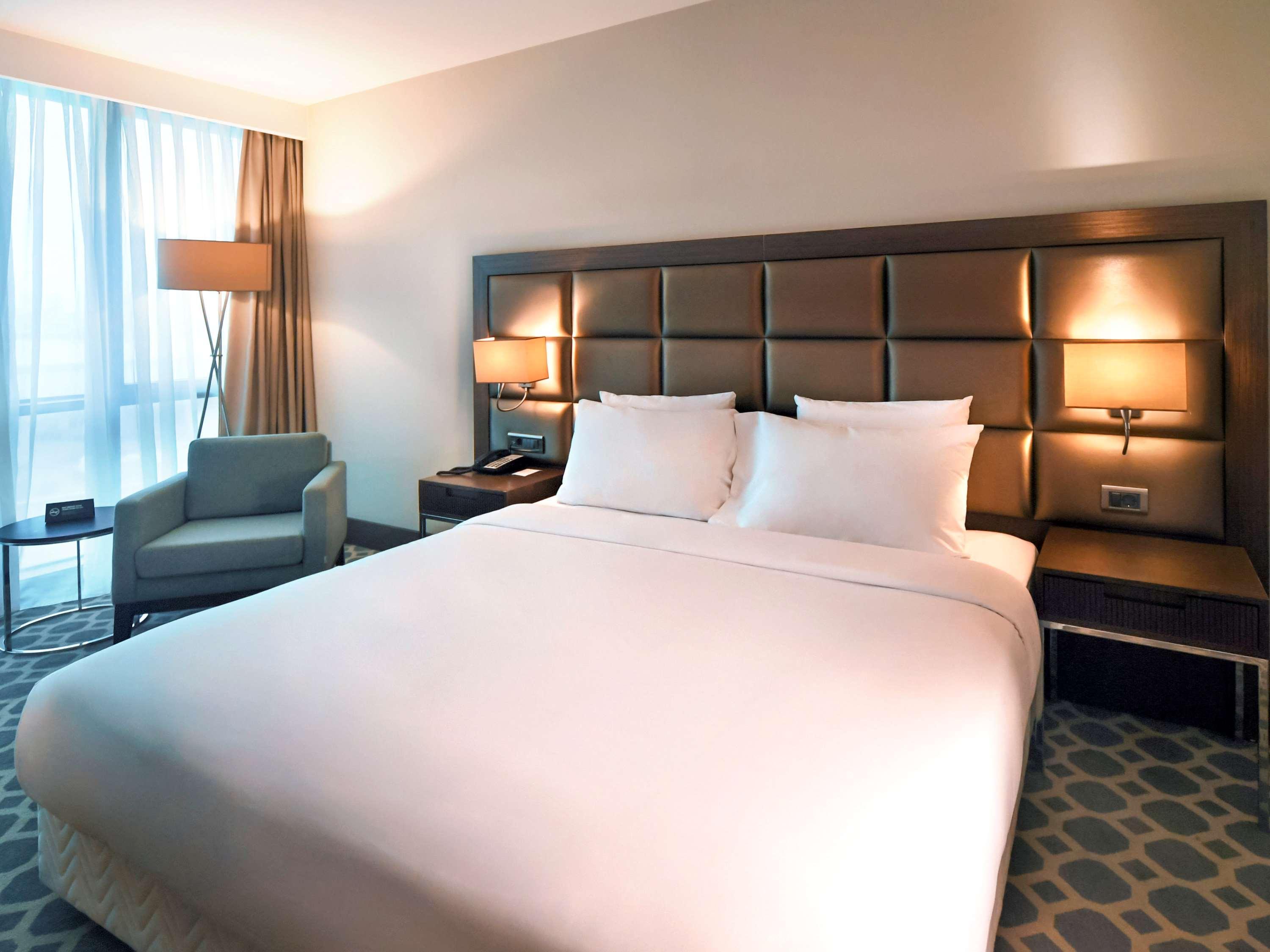 Mercure Istanbul West Hotel & Convention Center Экстерьер фото