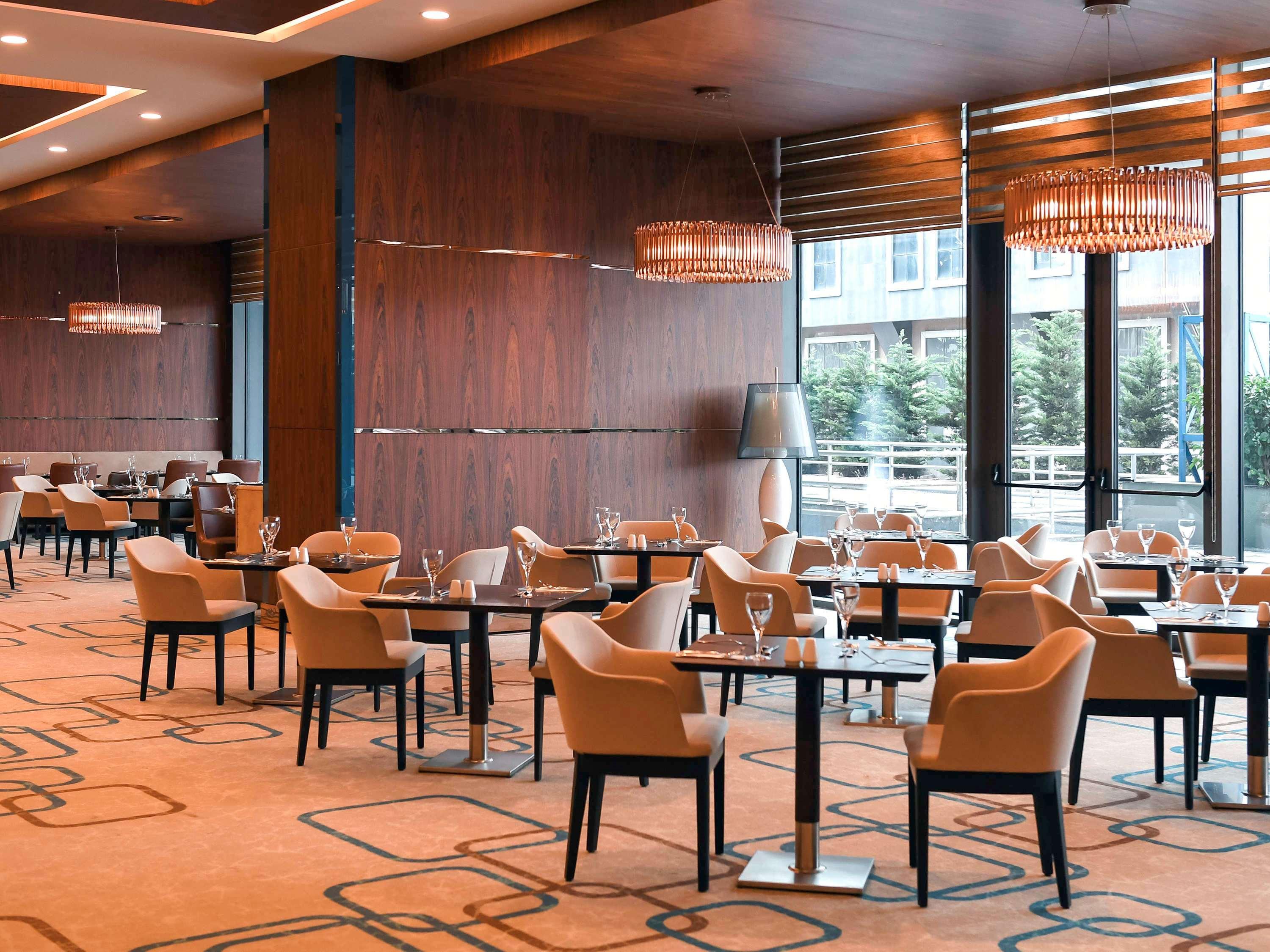 Mercure Istanbul West Hotel & Convention Center Экстерьер фото