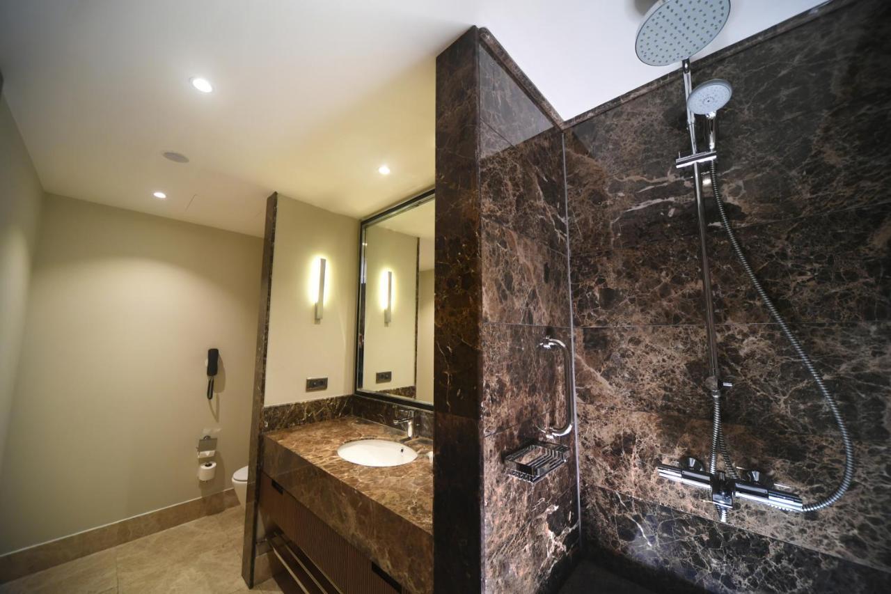 Mercure Istanbul West Hotel & Convention Center Экстерьер фото