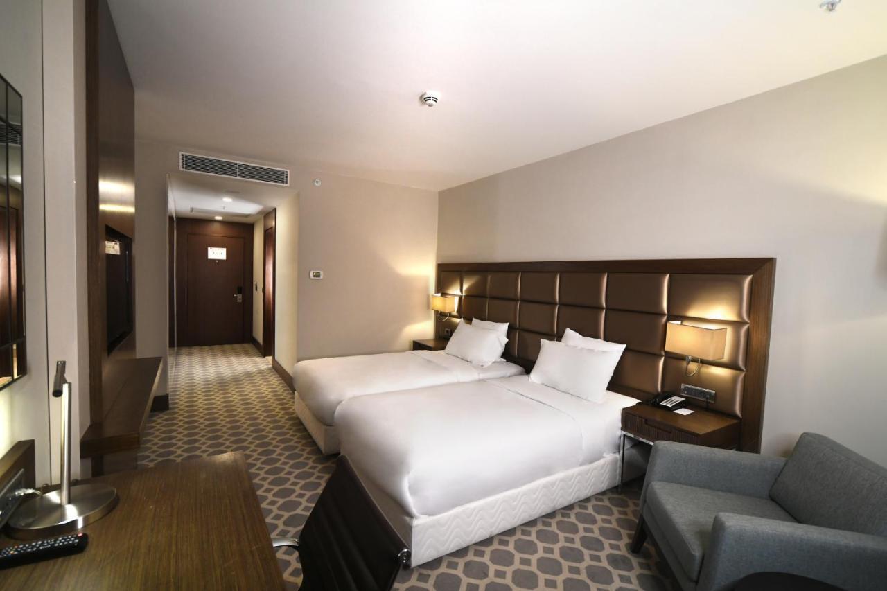 Mercure Istanbul West Hotel & Convention Center Экстерьер фото