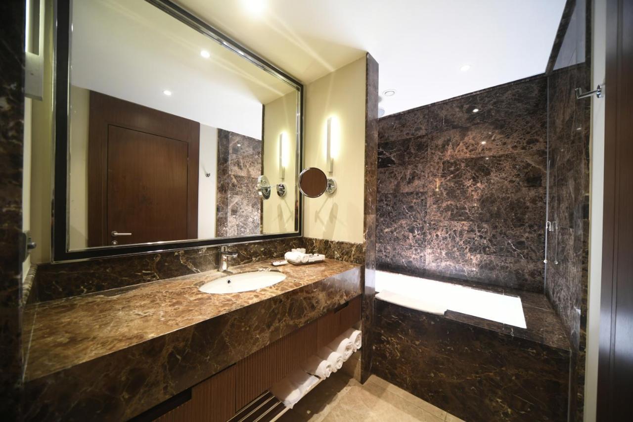 Mercure Istanbul West Hotel & Convention Center Экстерьер фото