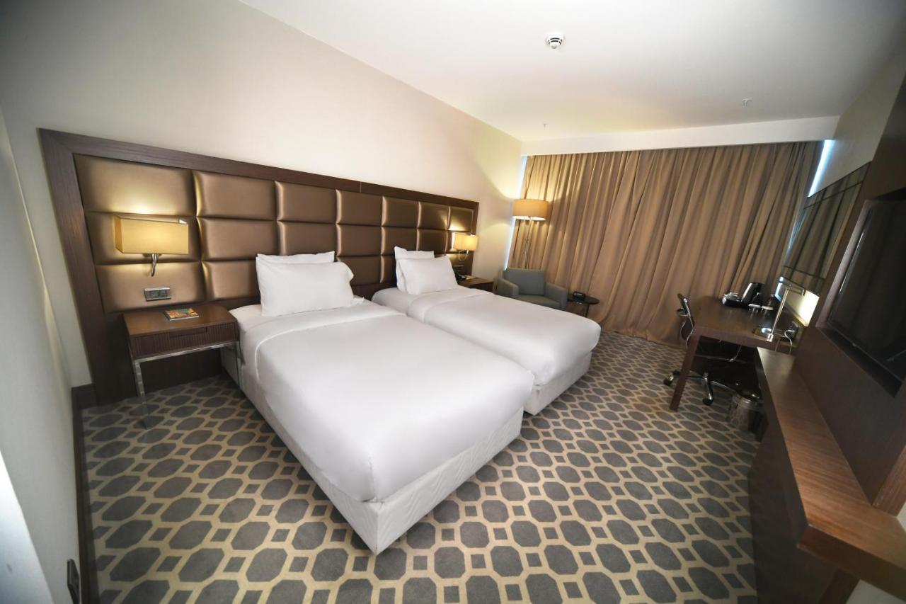 Mercure Istanbul West Hotel & Convention Center Экстерьер фото
